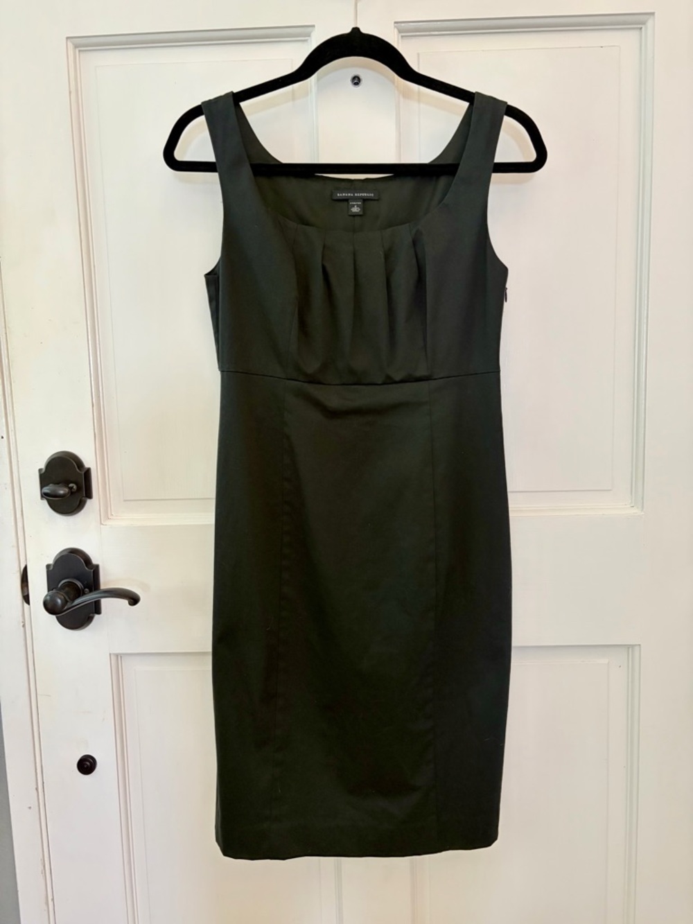 Banana Republic Black Sleeveless Sheath Dress